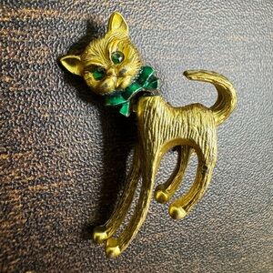 Gold Cat Brooch with Articulated Head Vintage